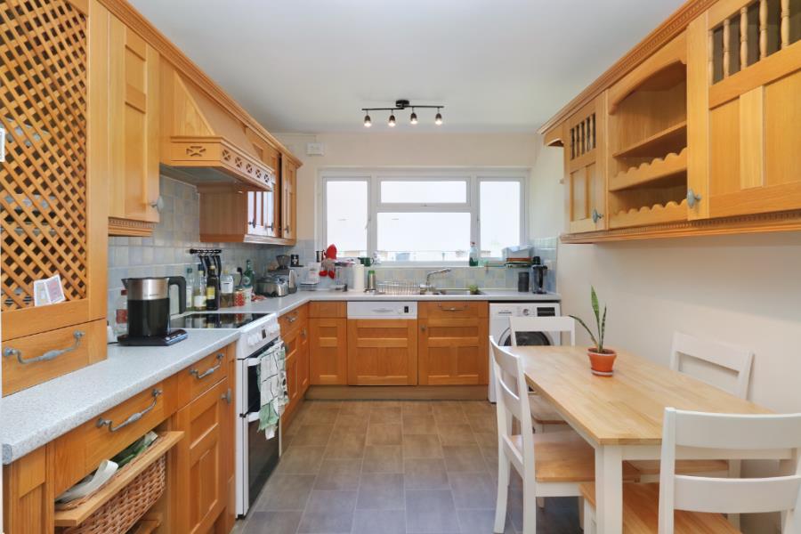 Flat Lovelace Road in Greater London