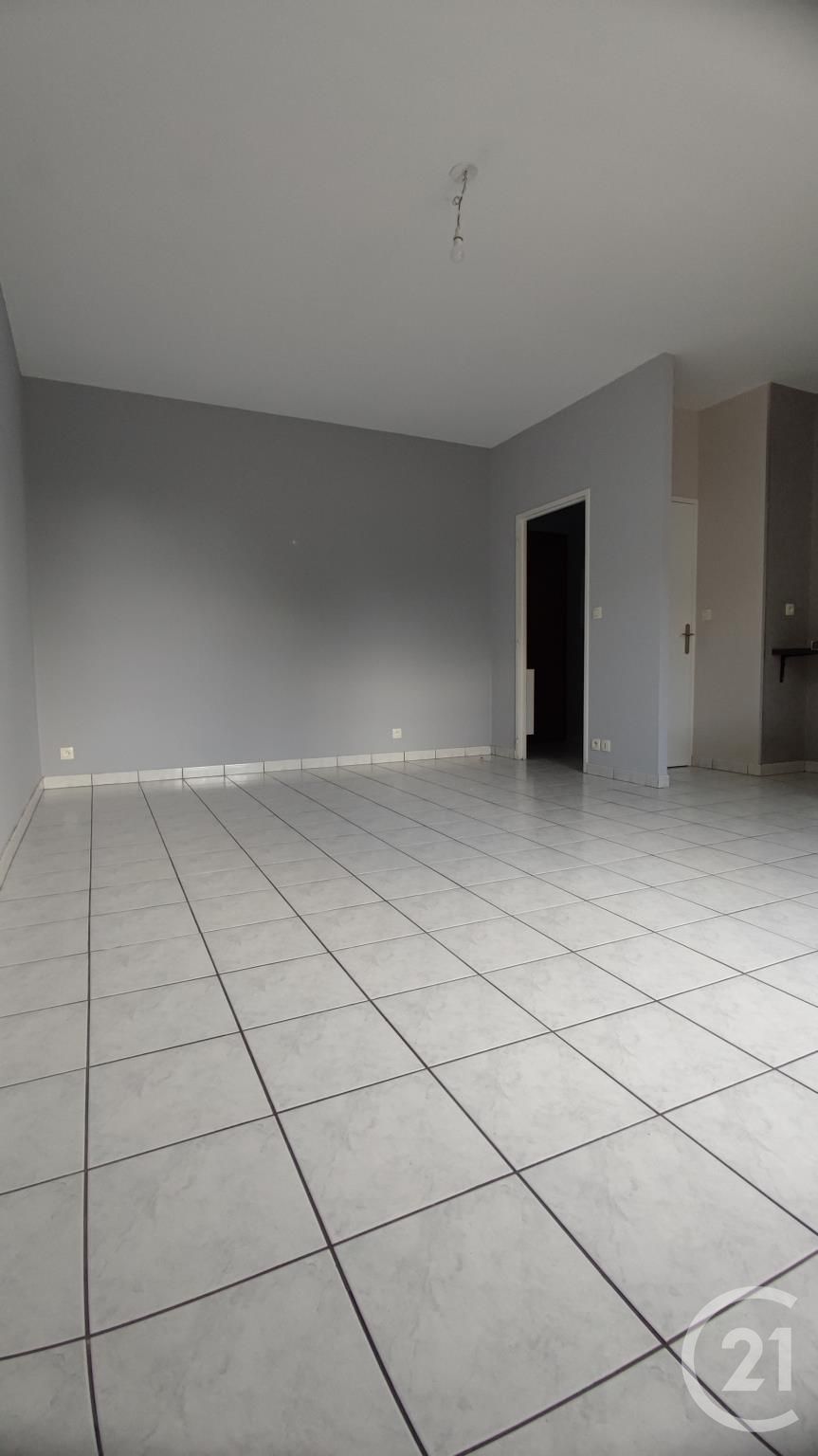 Appartement Place Des Deportes à Combourg