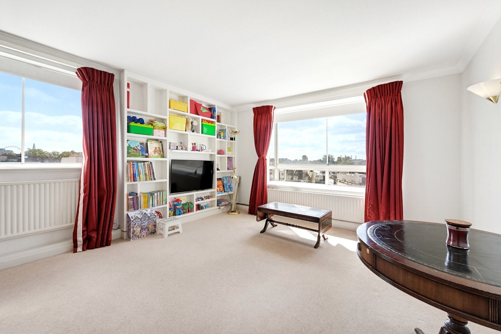 House Kinnerton Street in City of Westminster