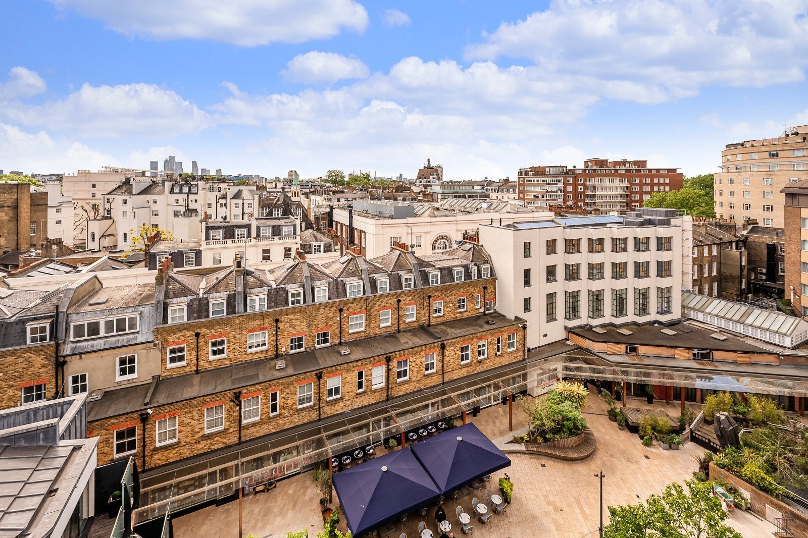 House Kinnerton Street in City of Westminster