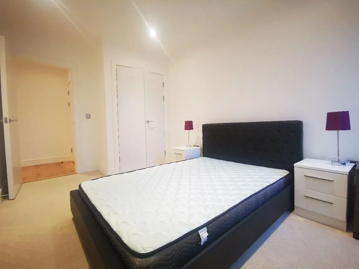 Flat Molesworth Street in Greater London