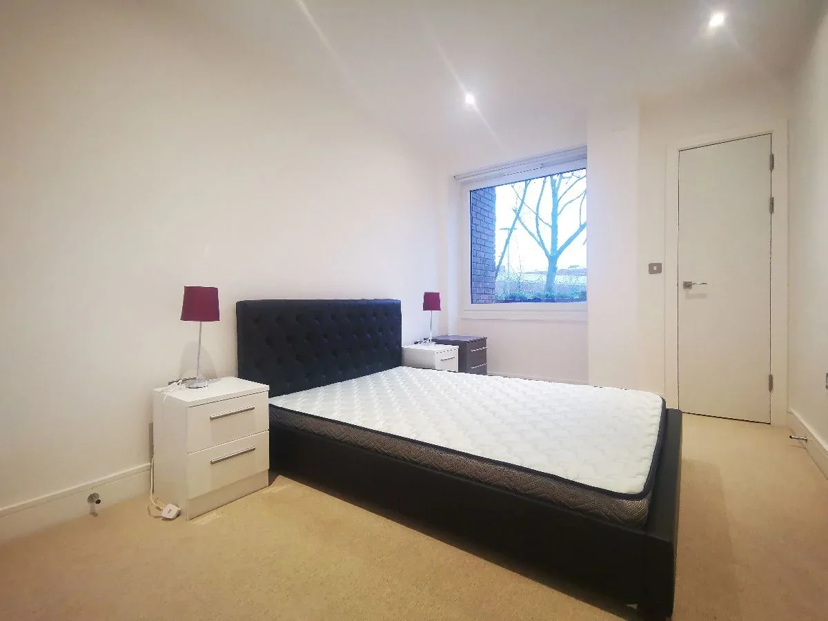 Flat Molesworth Street in Greater London