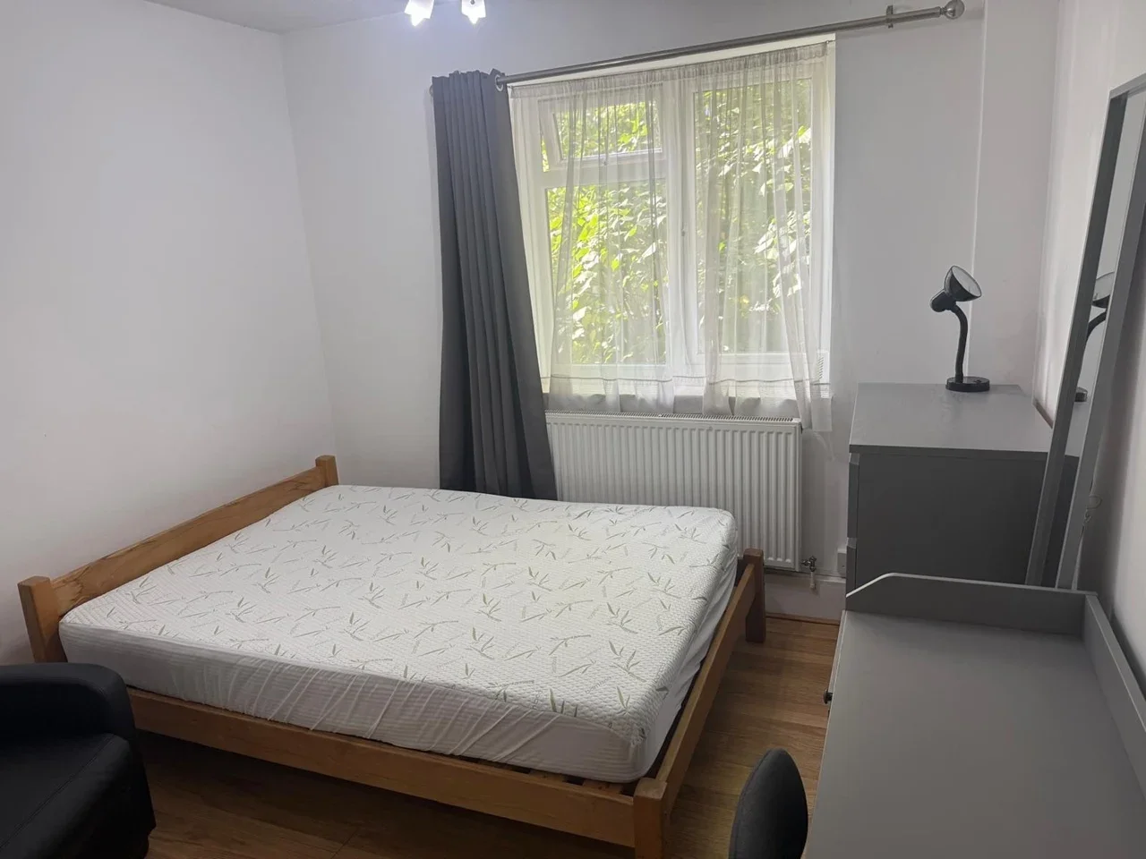 Room Atney Road in Greater London