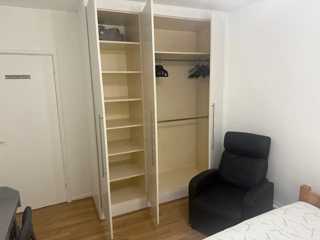Room Atney Road in Greater London
