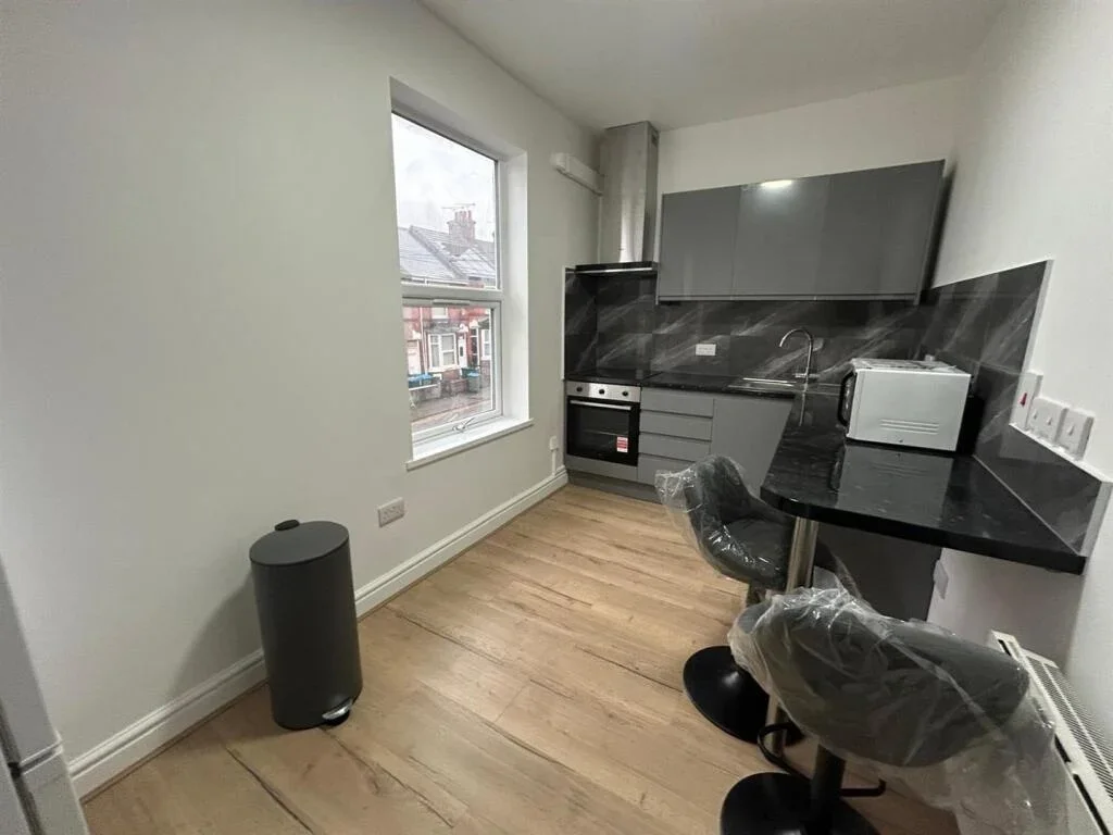 Flat Gulson Road in Coventry