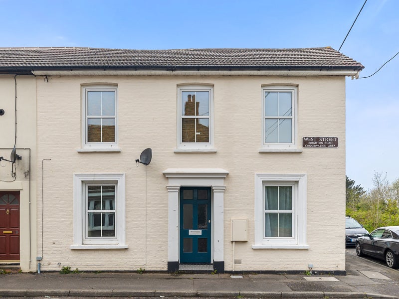 Flat West Street in Crawley
