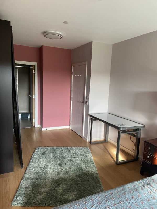 Room Ironworks Way in Greater London