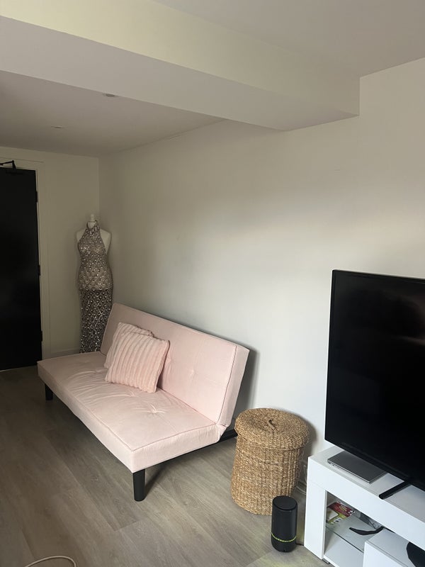 Flat Kenworthy Road in Greater London