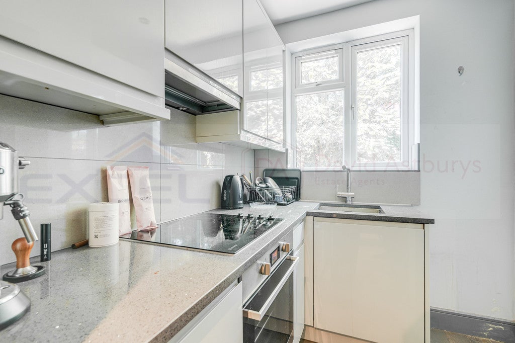 Flat Goldhawk Mews in Greater London