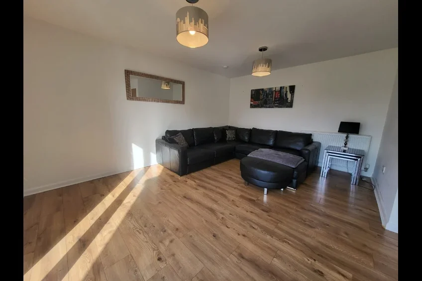 Flat Abbey Place in Paisley