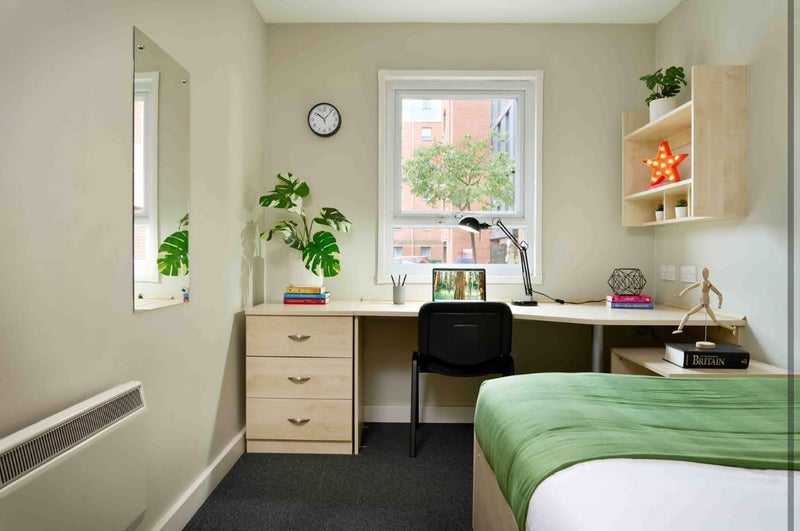 Room Raglan Street in Coventry