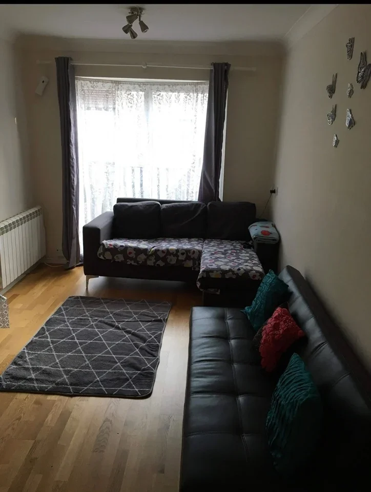 Flat Lansdowne Road in Greater London