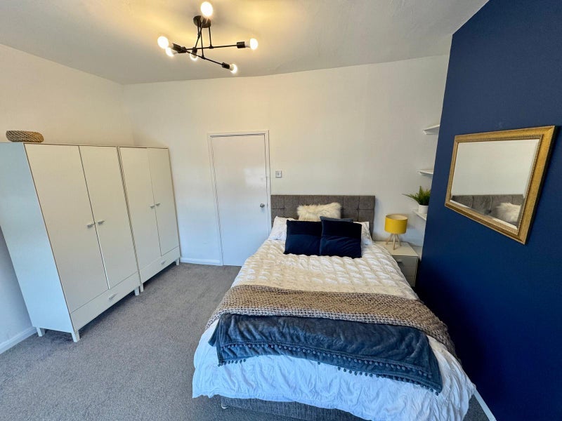 Room Dib Lane in Leeds