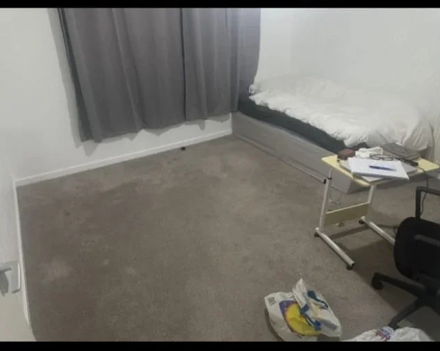 Room Larch Crescent in Greater London
