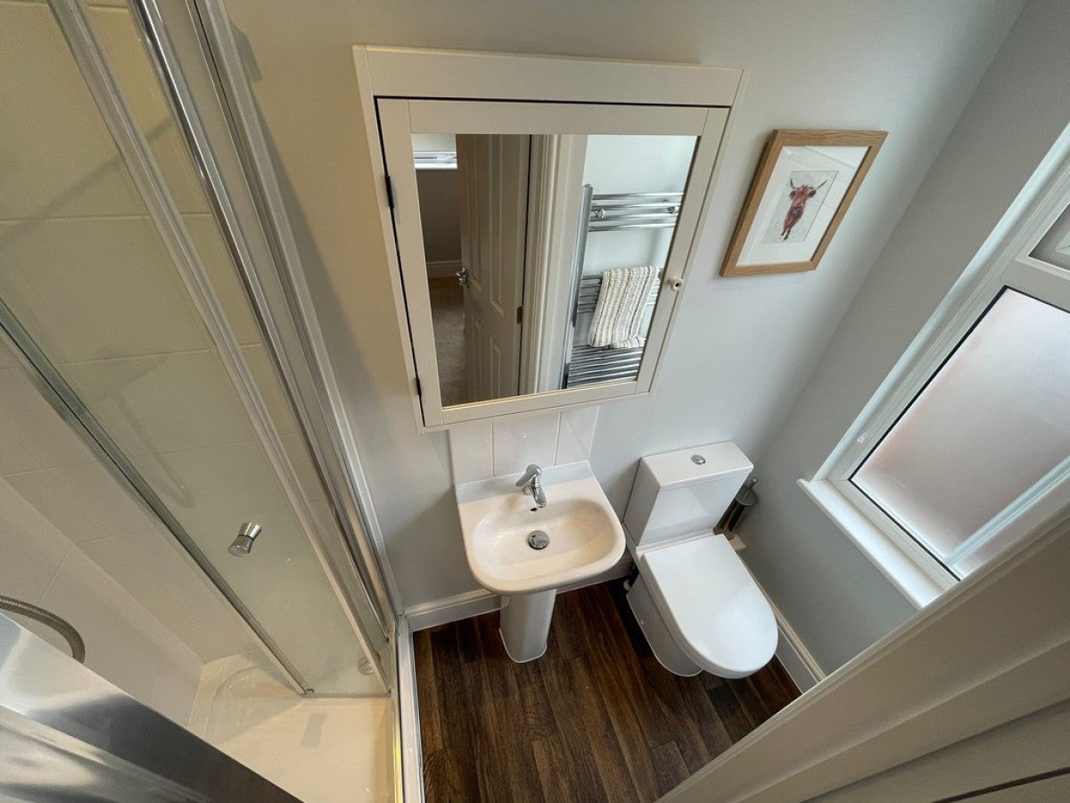 Room Bath Road in Reading