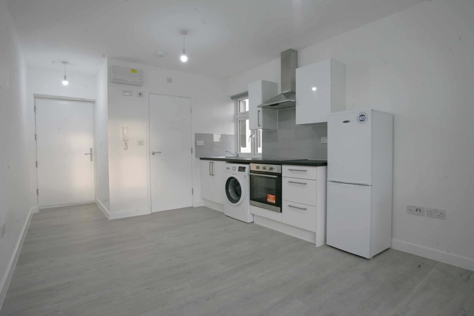 Flat Cranbrook Road in Greater London