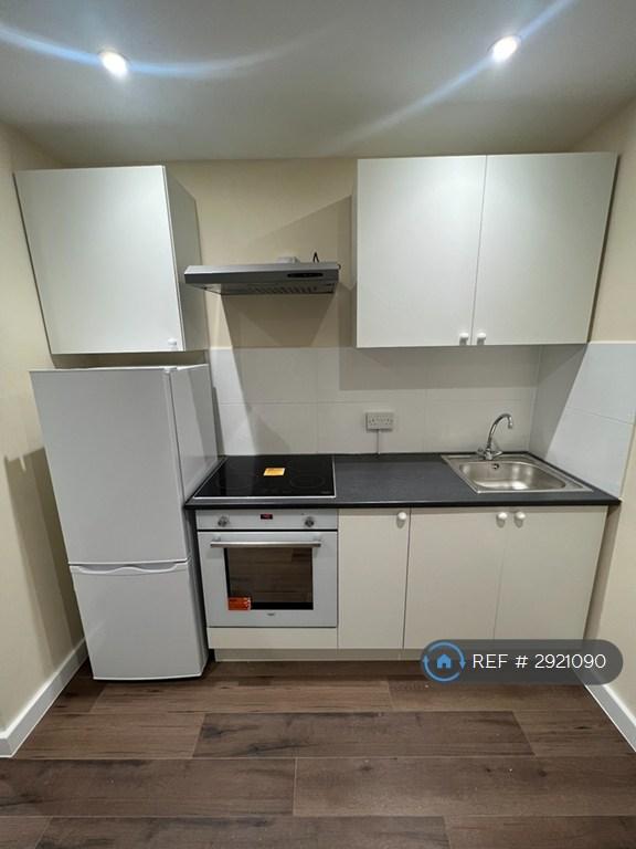 Flat Halsway in Greater London