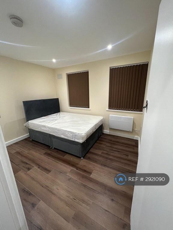Flat Halsway in Greater London