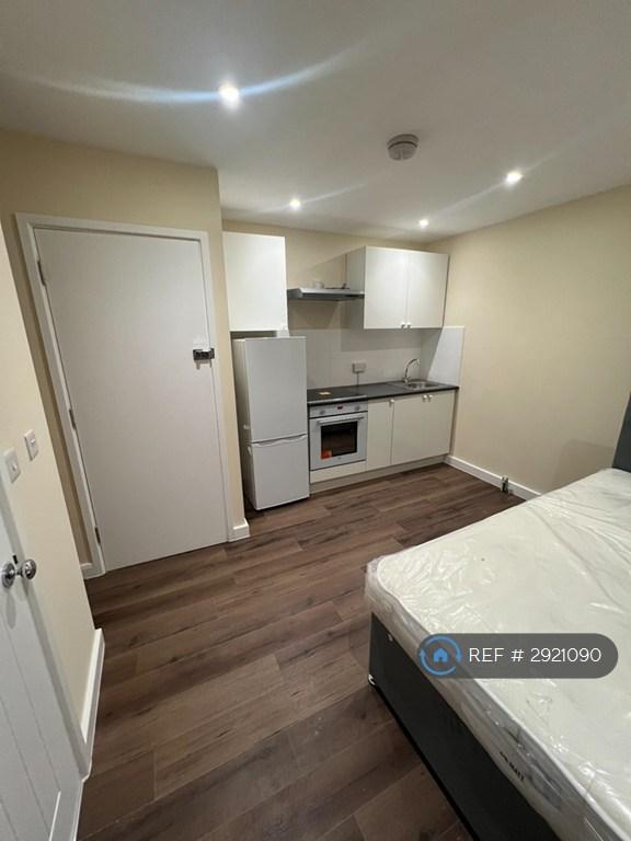 Flat Halsway in Greater London