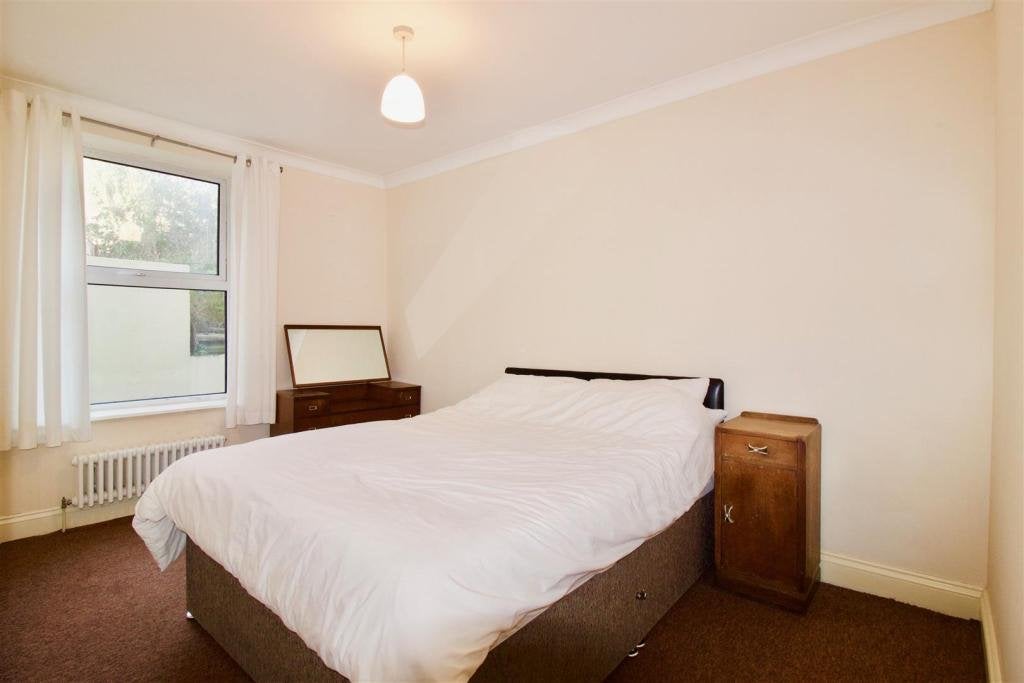 Flat Athelstan Road in Thanet