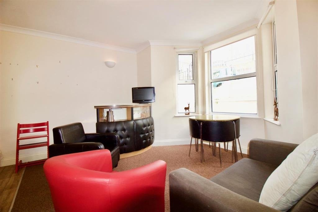 Flat Athelstan Road in Thanet