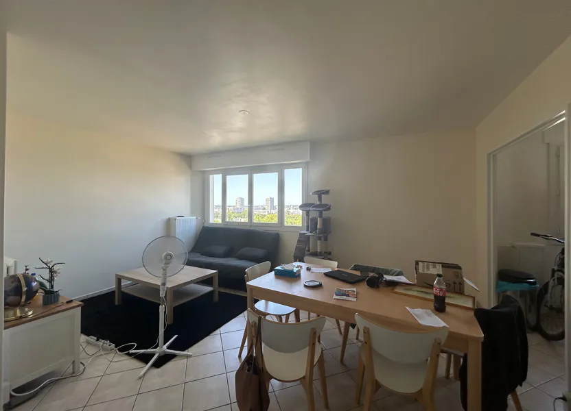Flat Rue Jules Massenet in Tours
