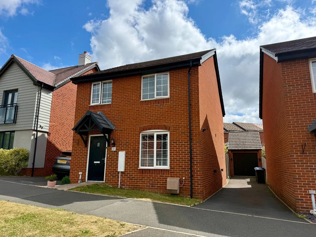 House Skelhorne Avenue in Rugby