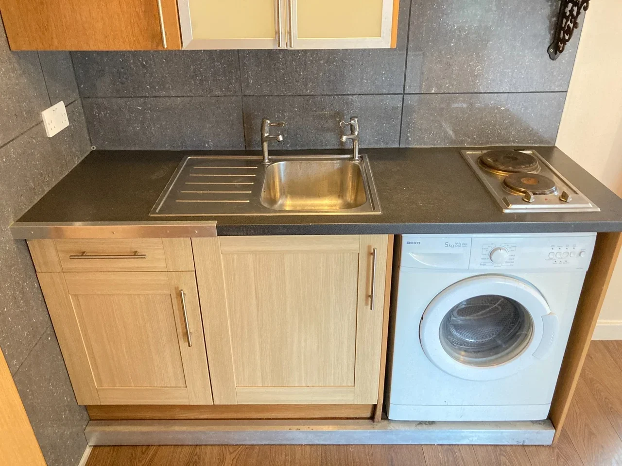 Flat Gunnersbury Crescent in Greater London
