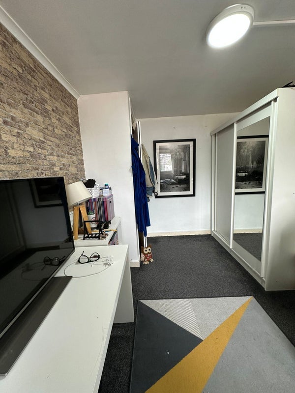 Room Bakersfield in Greater London