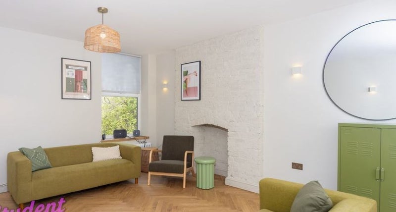 Room Swinton Grove in Manchester