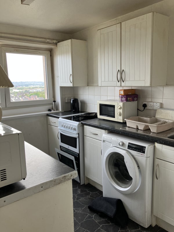 Room Kirkoswald Drive in Clydebank