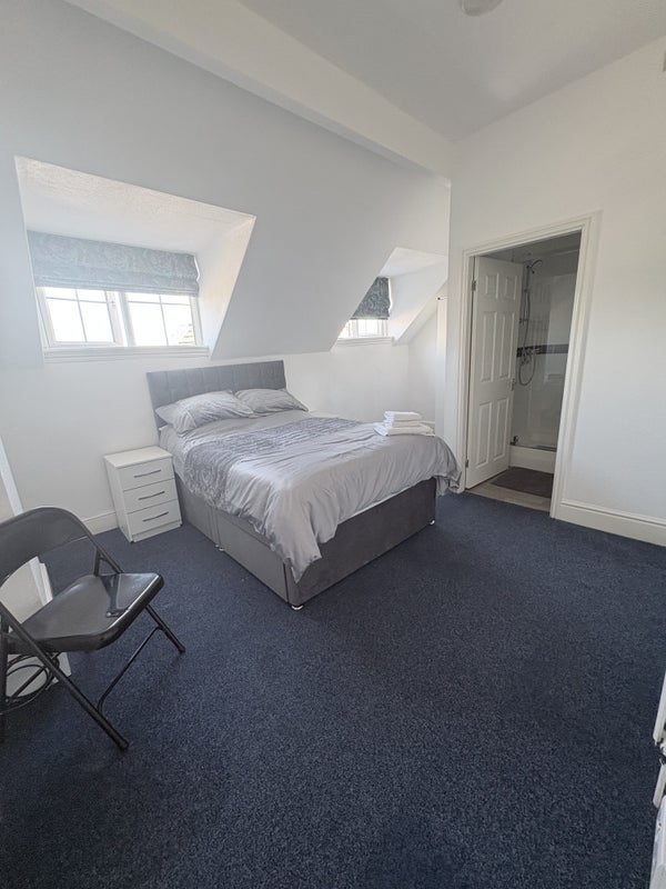Room Stratford Road in Shirley