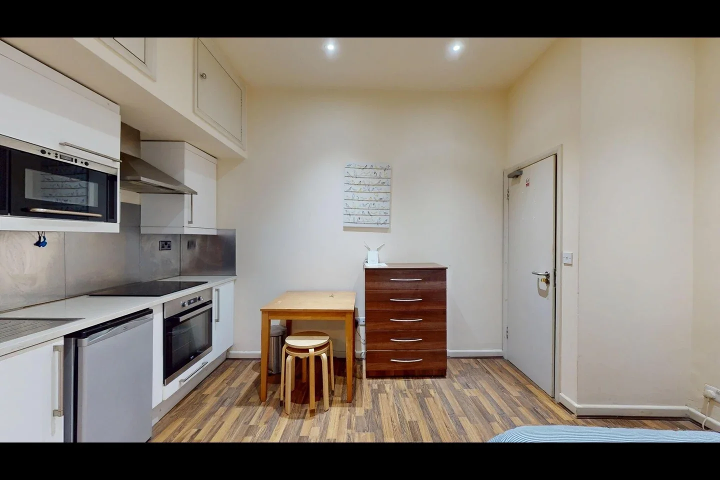 Flat Brondesbury Park in Greater London