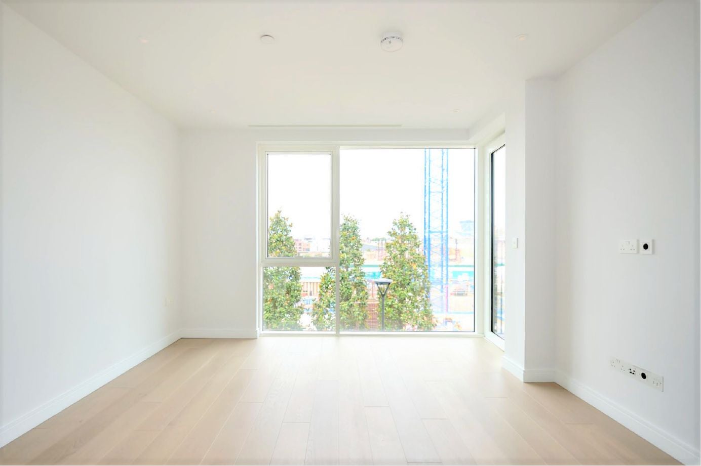 Flat Thurstan Street in Greater London