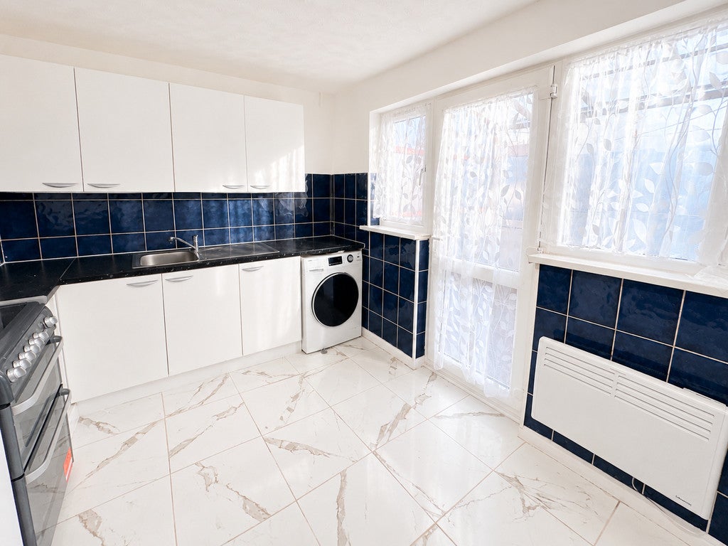 House Neatscourt Road in Greater London
