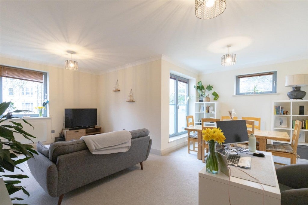 Flat North Hall Mews in Cheltenham