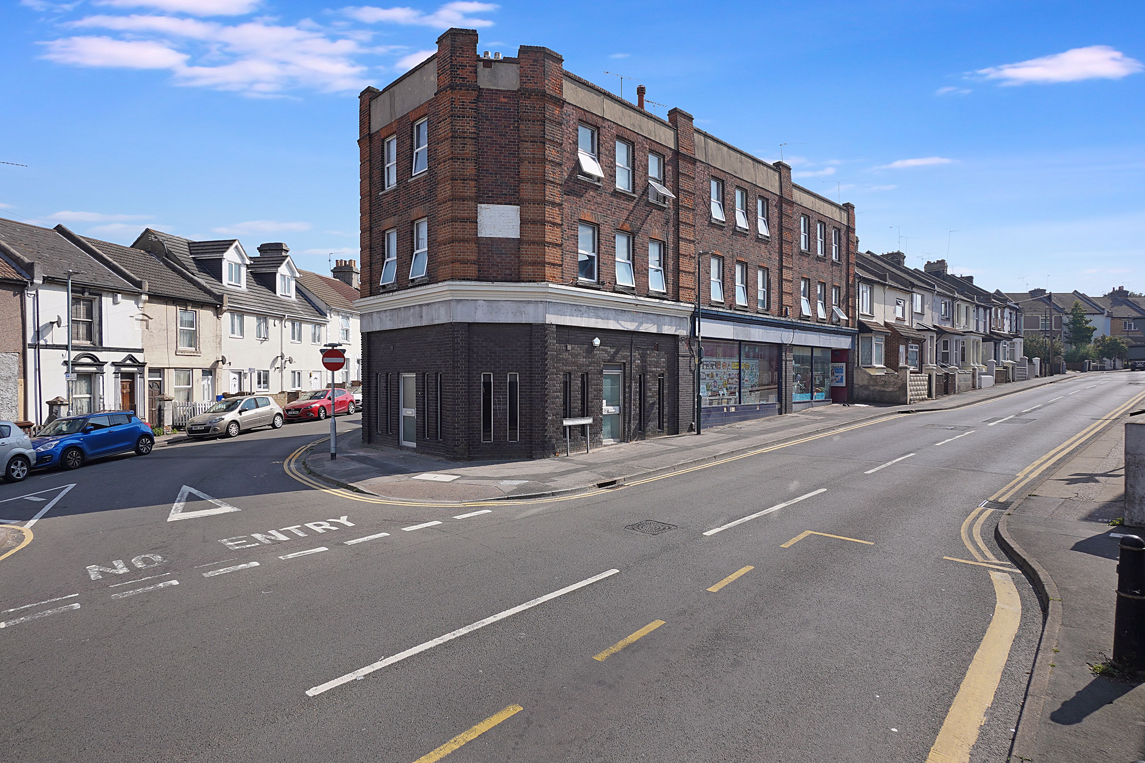 Flat Barnsole Road in Chatham