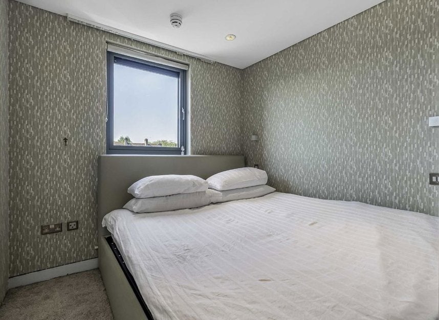 Flat Prince of Wales Road in Greater London