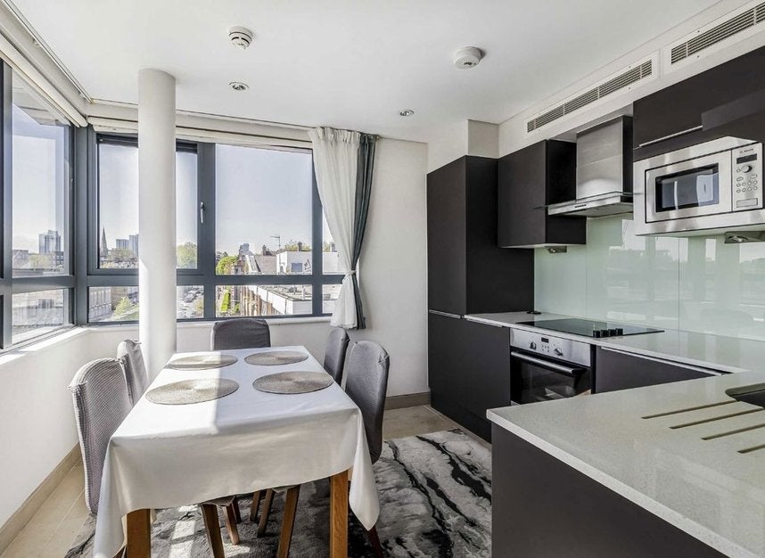 Flat Prince of Wales Road in Greater London