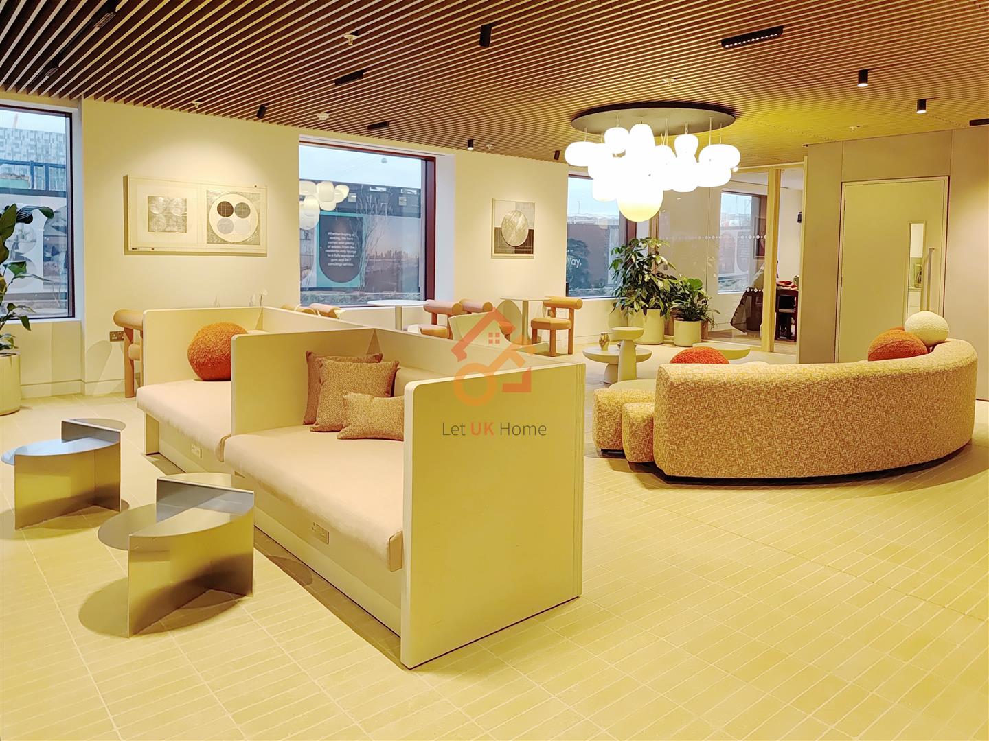 Flat Chandlers Avenue in Greater London