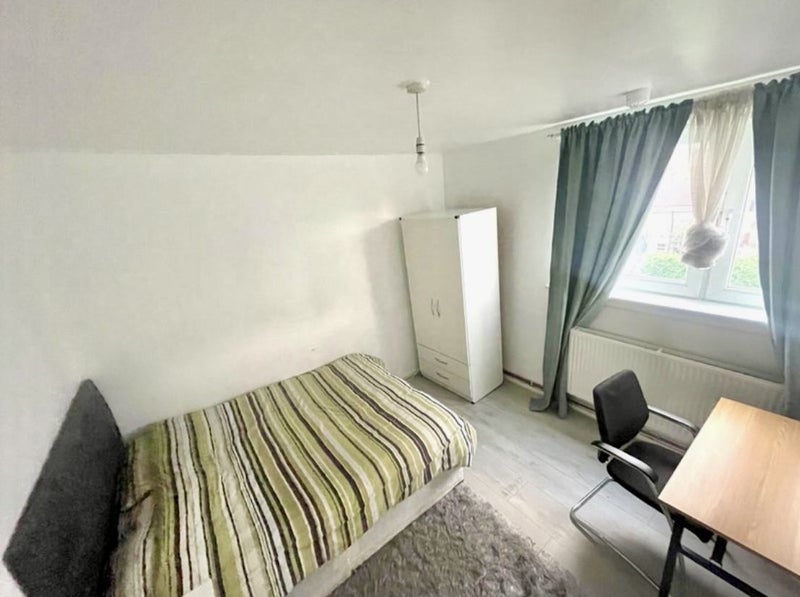 Flat Aubrey Moore Point in Greater London