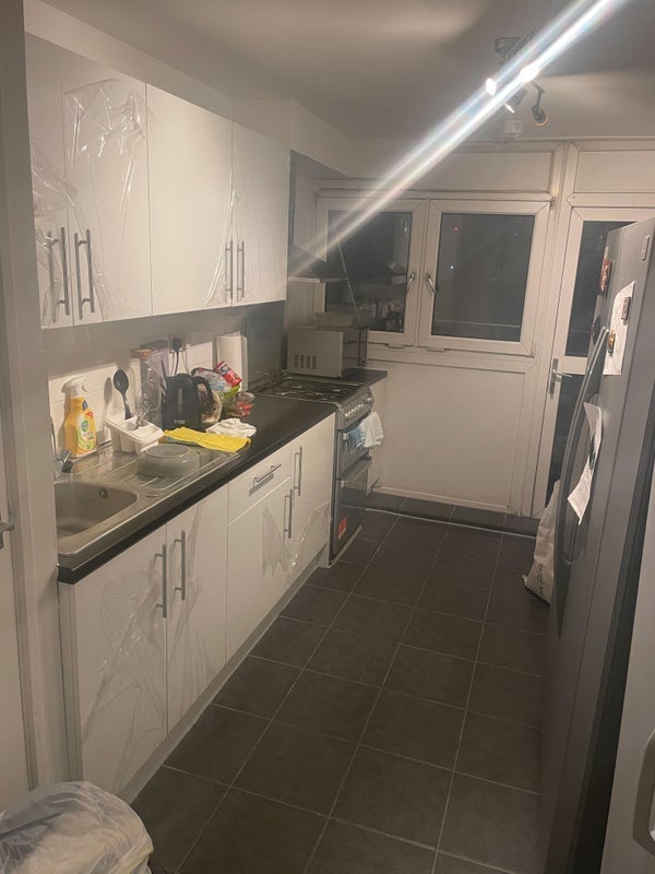 Flat Aubrey Moore Point in Greater London
