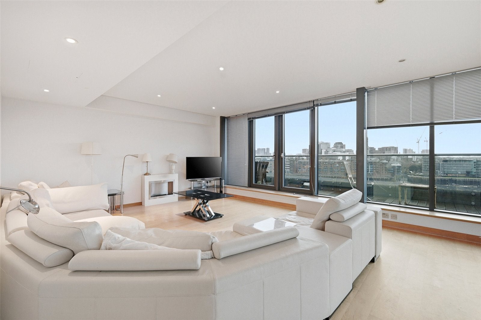 Flat Shad Thames in Greater London