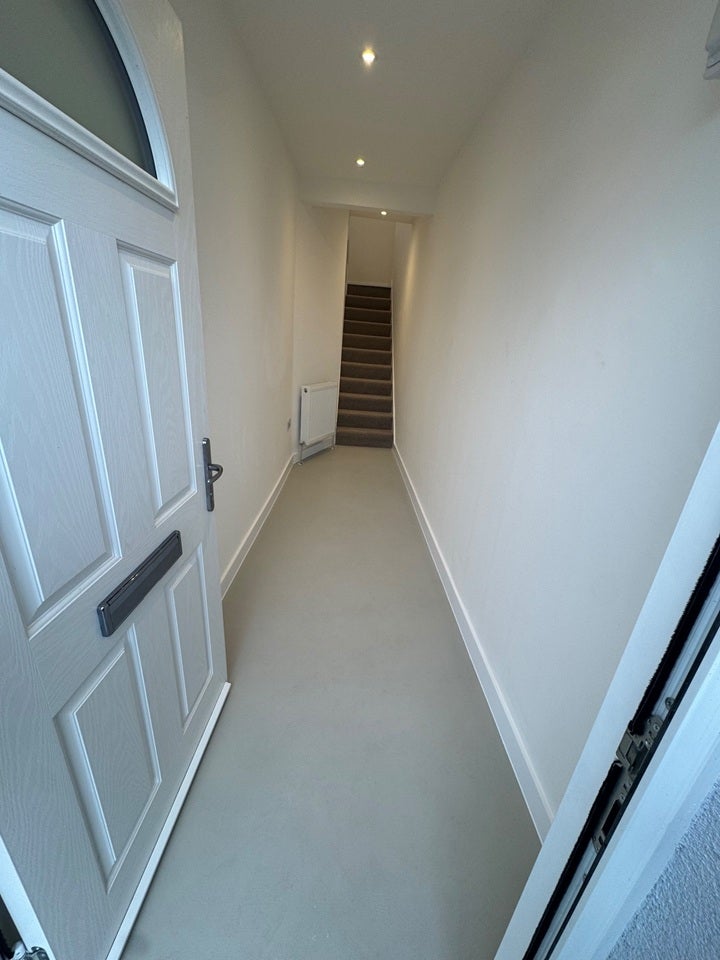 Flat Seaview Cottages in Folkestone and Hythe District