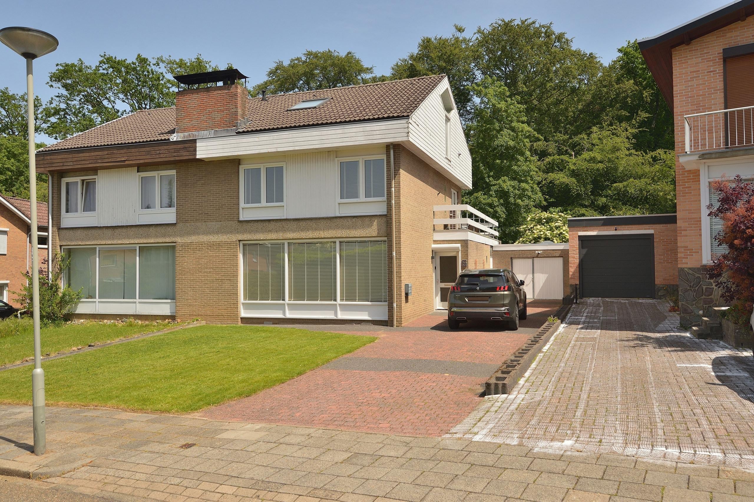 Tussenwoning te koop: Mauritslaan 6, Landgraaf