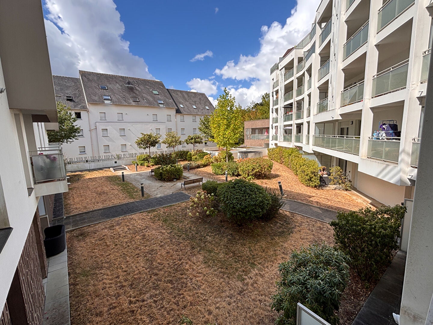 Flat Place de la Mairie in Saint-Méen-le-Grand