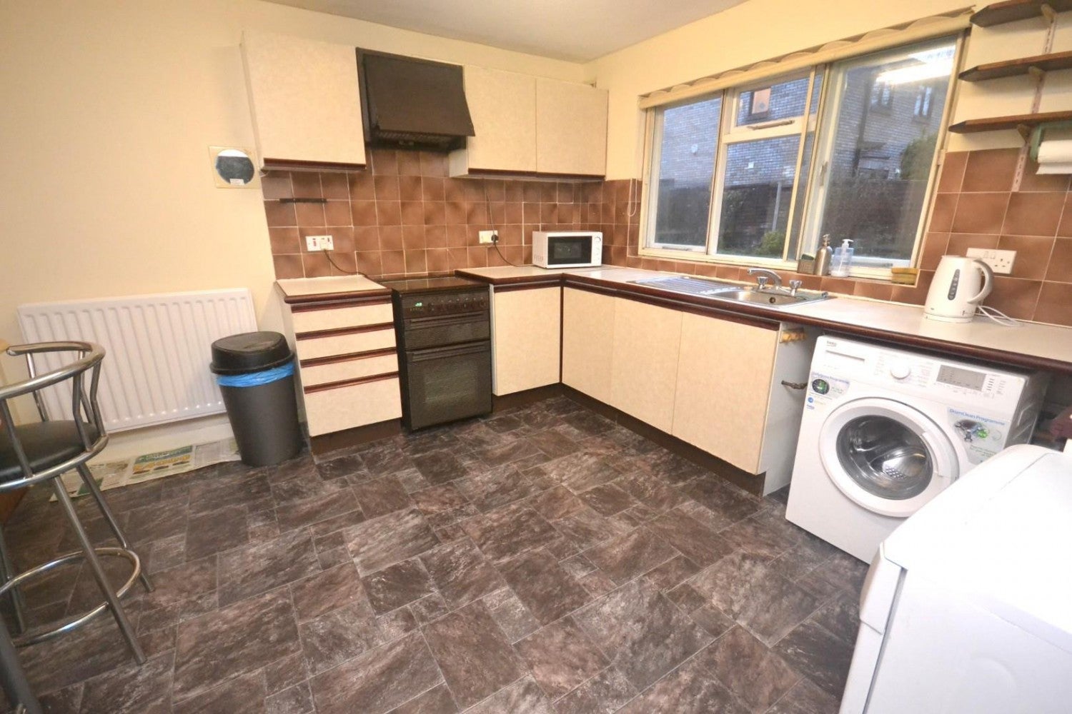House Stockbury Close in Reading