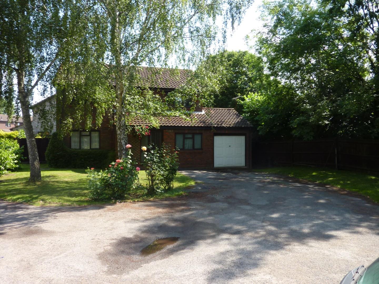 House Stockbury Close in Reading