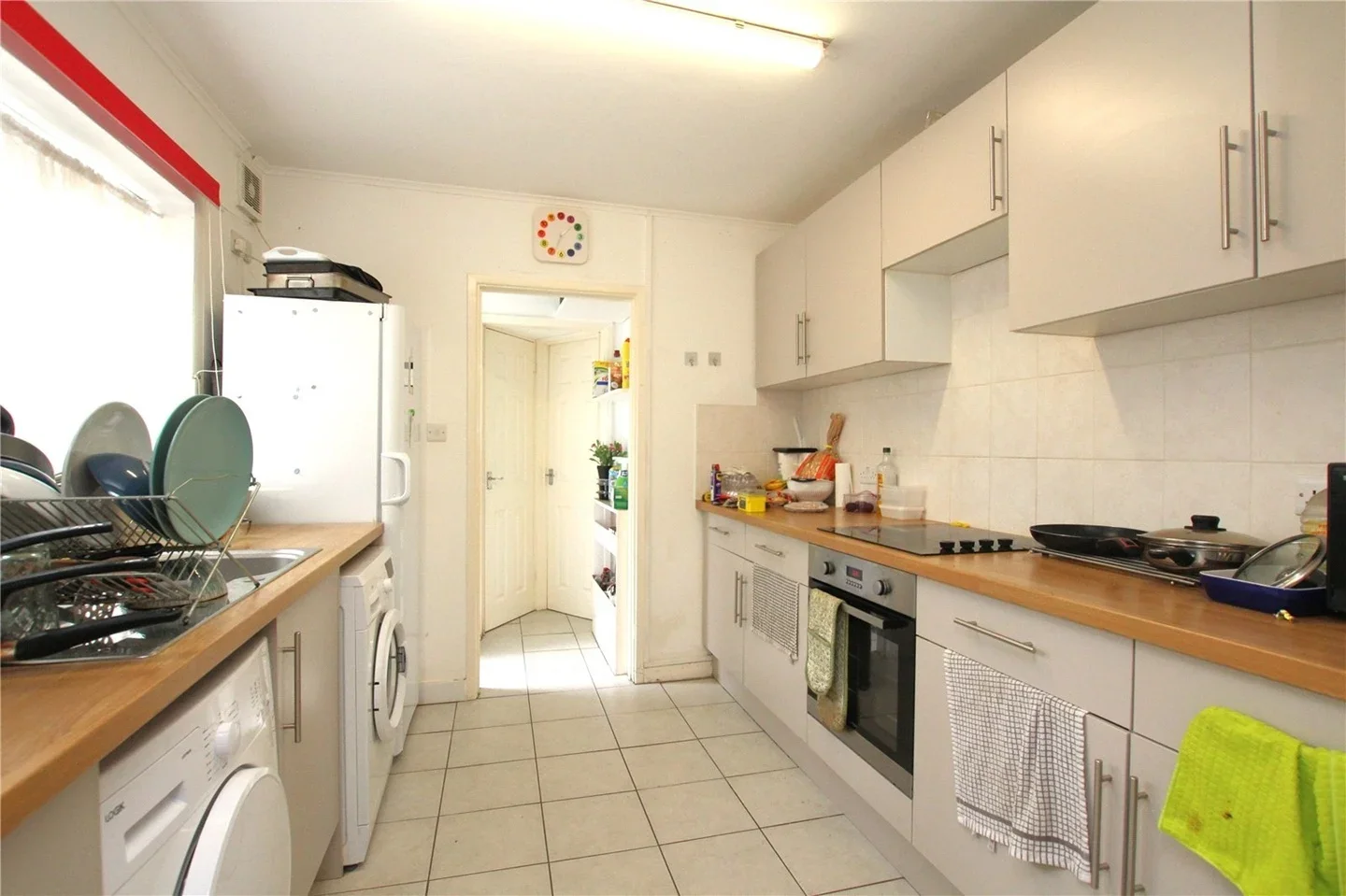 Room Beatrice Street in Swindon