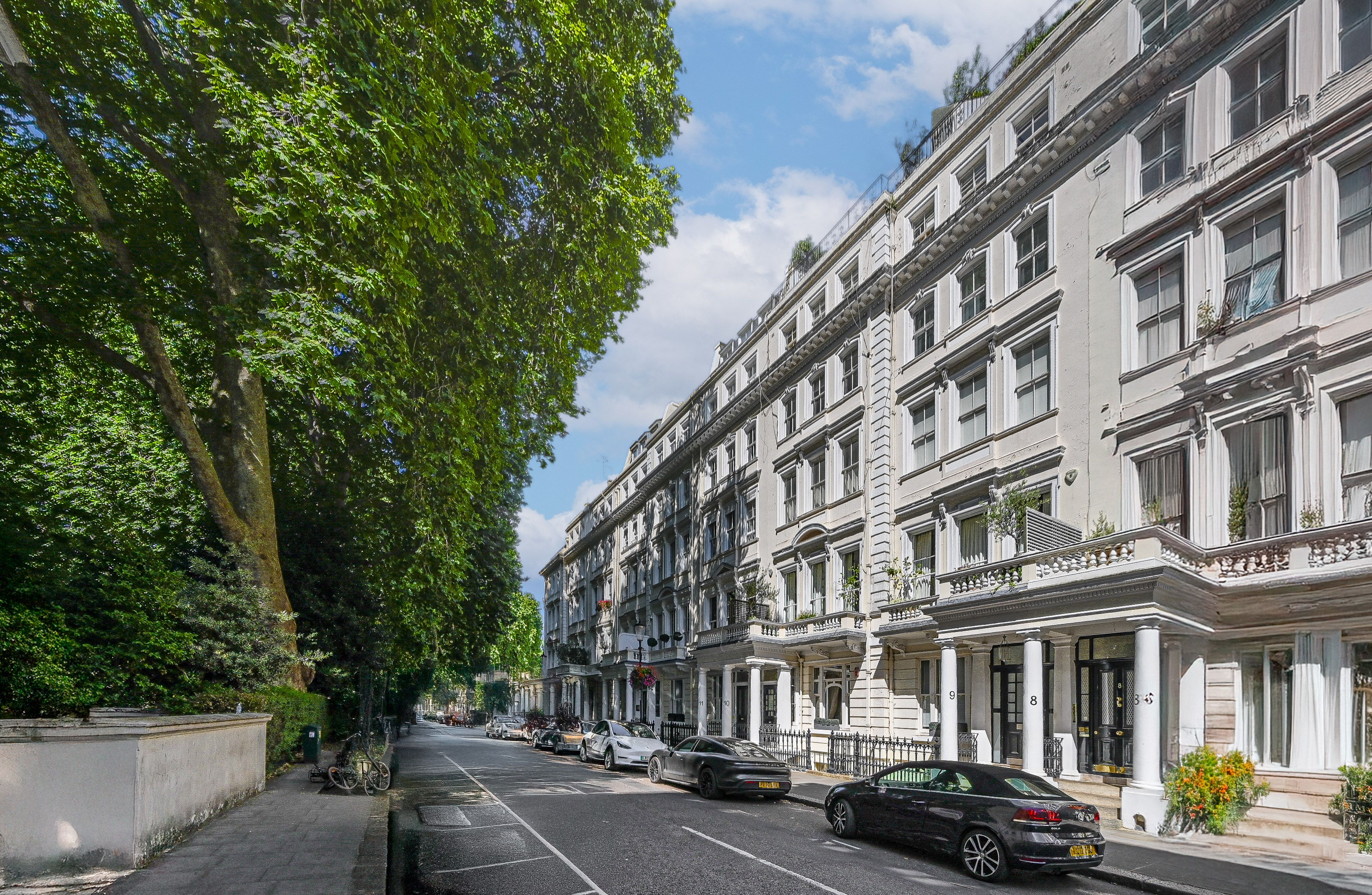 Flat Cornwall Gardens in Greater London